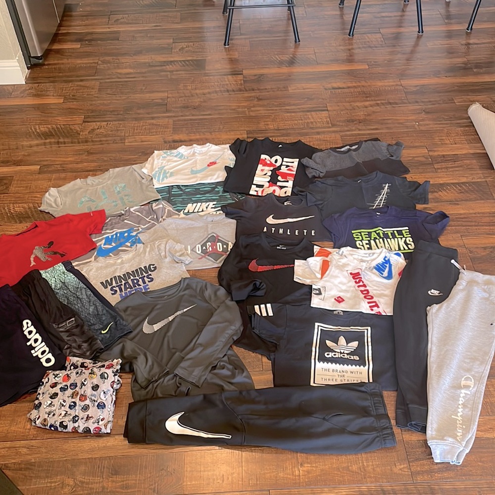 Nike Youth Medium bundle